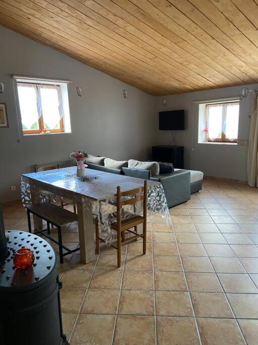 Gite A La Ferme Avec Jacuzzi Et Sauna Villefloure Екстериор снимка